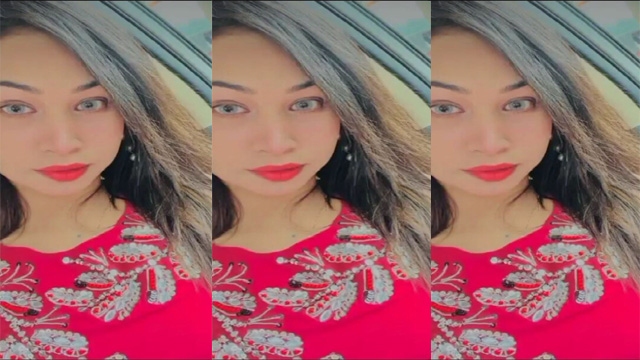 Sexy Gf Showing Boobs And Pussy