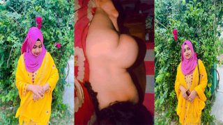 Horny Babe Showing Fingering Porn