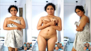 Beautiful Horny Young Bhabhi Showing on Video Calling